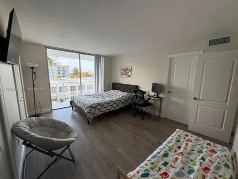 910 Michigan Avenue Miami Beach FL 33139