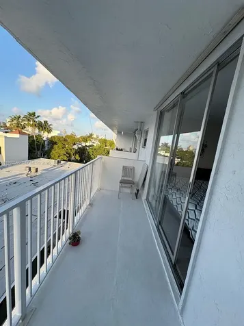 910 Michigan Avenue Miami Beach FL 33139