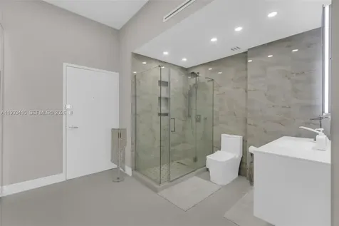 18011 Biscayne Boulevard Aventura FL 33160