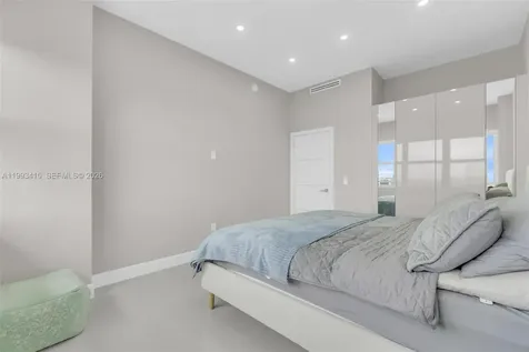 18011 Biscayne Boulevard Aventura FL 33160