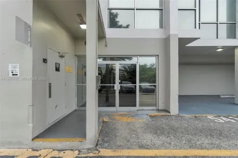 18011 Biscayne Boulevard Aventura FL 33160