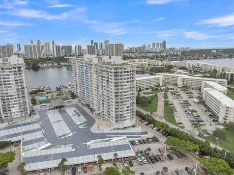 18011 Biscayne Boulevard Aventura FL 33160