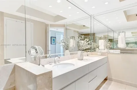 848 Brickell Key Drive Miami FL 33131