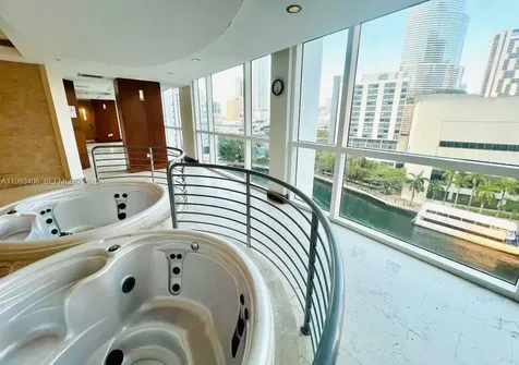 41 SE 5th Street Miami FL 33131