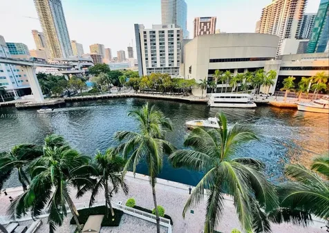 41 SE 5th Street Miami FL 33131