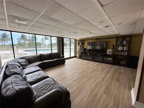 10185 Collins Avenue Bal Harbour FL 33154