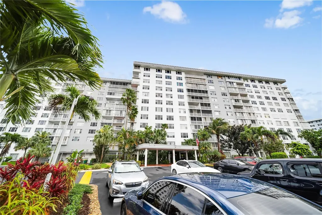 3800 Hillcrest Drive Hollywood FL 33021