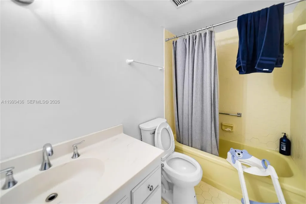 3800 Hillcrest Drive Hollywood FL 33021