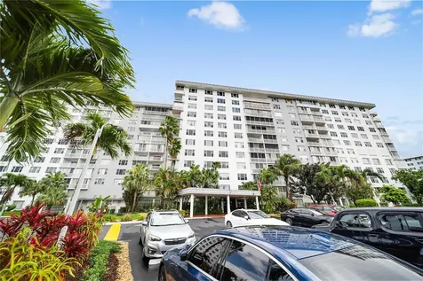 3800 Hillcrest Drive Hollywood FL 33021