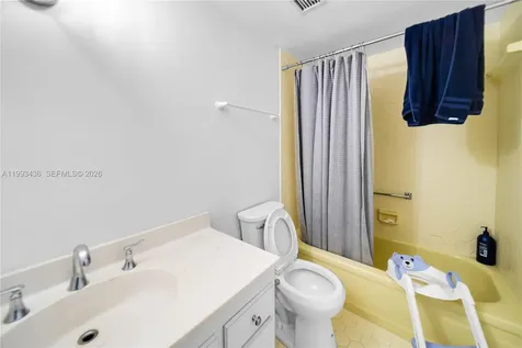 3800 Hillcrest Drive Hollywood FL 33021