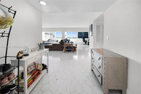 3800 Hillcrest Drive Hollywood FL 33021