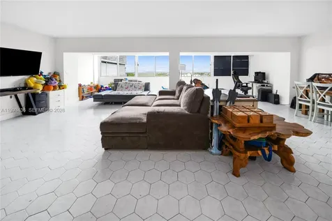 3800 Hillcrest Drive Hollywood FL 33021