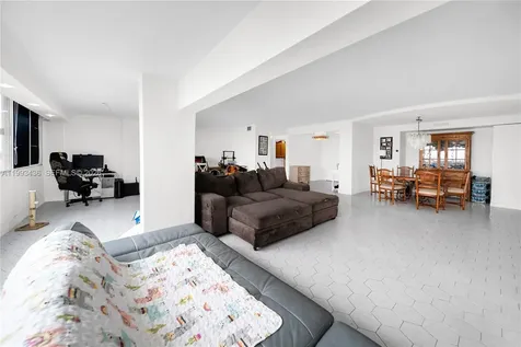 3800 Hillcrest Drive Hollywood FL 33021