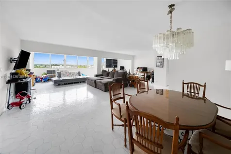 3800 Hillcrest Drive Hollywood FL 33021