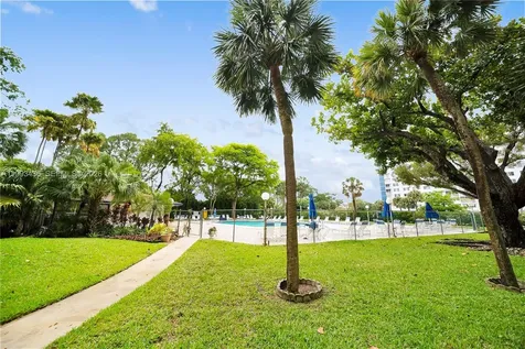 3800 Hillcrest Drive Hollywood FL 33021