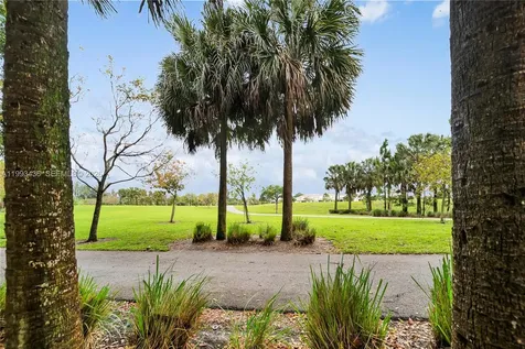 3800 Hillcrest Drive Hollywood FL 33021