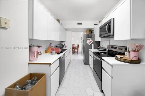 3800 Hillcrest Drive Hollywood FL 33021