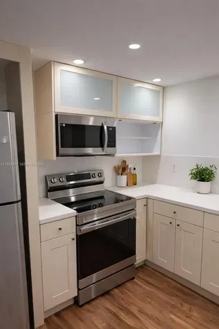 Hallandale Beach FL 33009