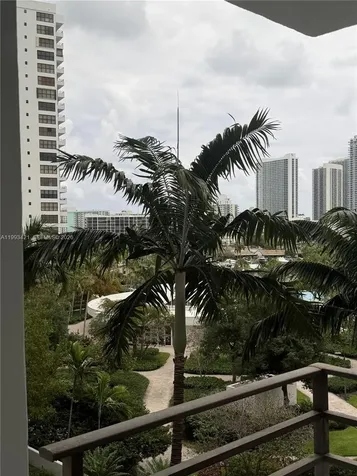 Hallandale Beach FL 33009