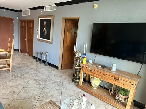 3801 S Ocean Drive Hollywood FL 33019