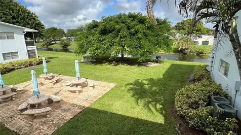 306 Newport T Deerfield Beach FL 33442