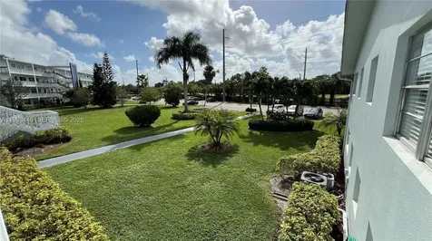 306 Newport T Deerfield Beach FL 33442