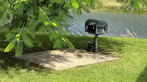 306 Newport T Deerfield Beach FL 33442