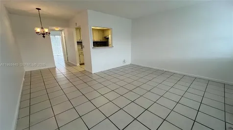306 Newport T Deerfield Beach FL 33442