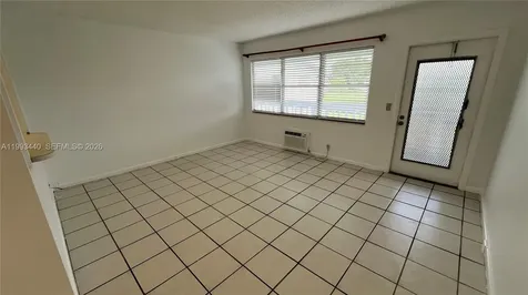 306 Newport T Deerfield Beach FL 33442