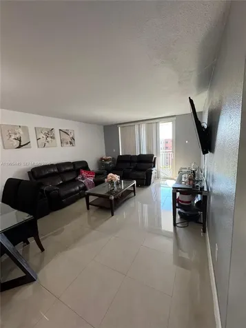 6960 Miami Gardens Drive Hialeah FL 33015