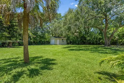 7997 SW 76th Avenue Miami FL 33143
