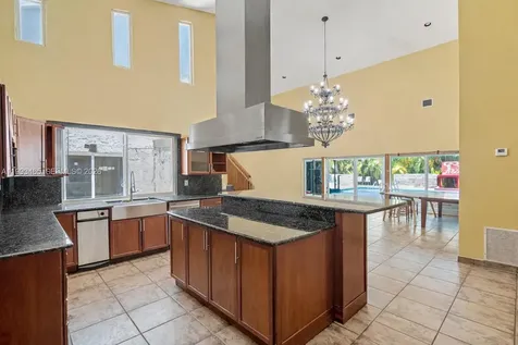 7997 SW 76th Avenue Miami FL 33143