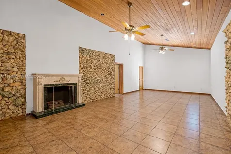 7997 SW 76th Avenue Miami FL 33143