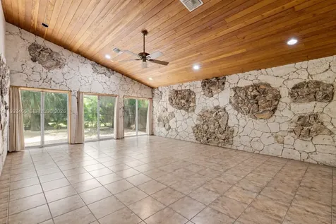 7997 SW 76th Avenue Miami FL 33143