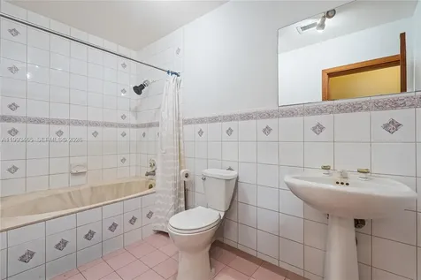 7997 SW 76th Avenue Miami FL 33143