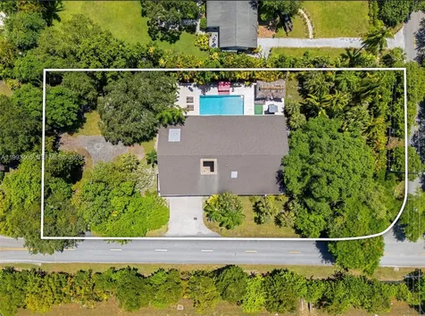 7997 SW 76th Avenue Miami FL 33143