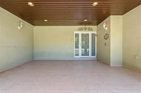 7997 SW 76th Avenue Miami FL 33143