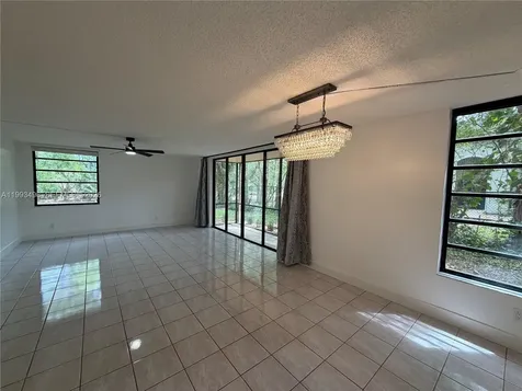 400 Commodore Drive Plantation FL 33325