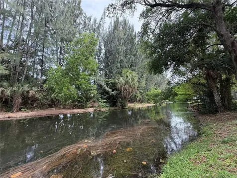 400 Commodore Drive Plantation FL 33325