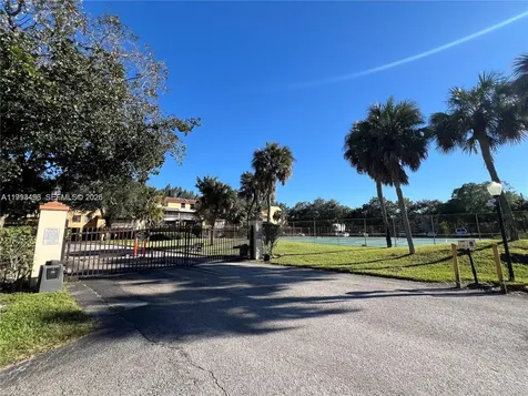 400 Commodore Drive Plantation FL 33325
