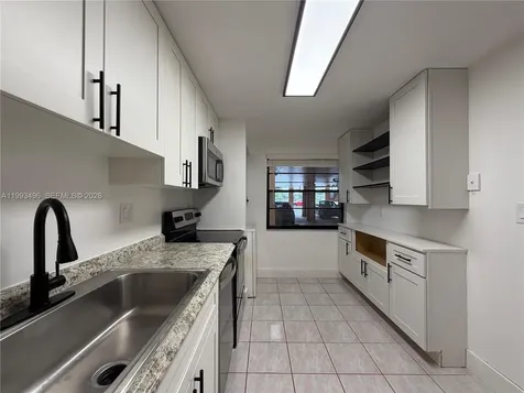 400 Commodore Drive Plantation FL 33325