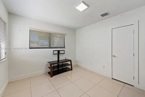 1911 NW 30th Street Miami FL 33142