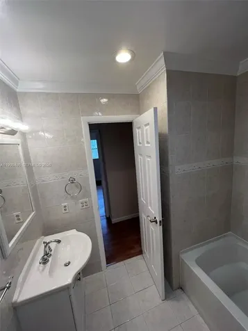 2605 NW 47th Terrace Lauderdale Lakes FL 33313
