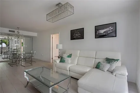 1621 Collins Avenue Miami Beach FL 33139