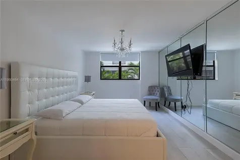 1621 Collins Avenue Miami Beach FL 33139