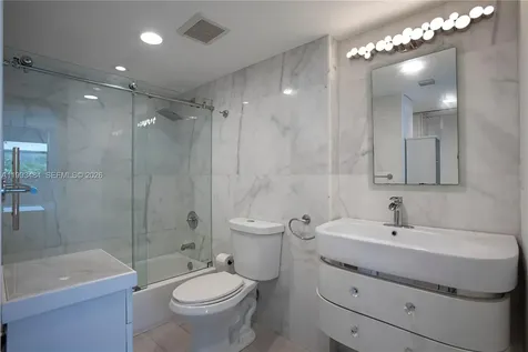 1621 Collins Avenue Miami Beach FL 33139