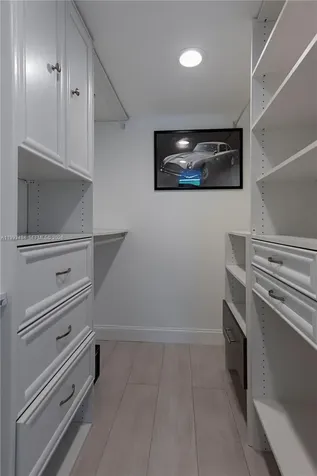 1621 Collins Avenue Miami Beach FL 33139