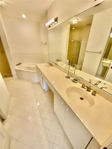 5628 NW 113th Avenue Doral FL 33178