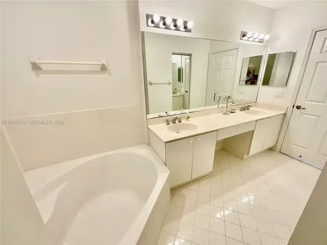 5628 NW 113th Avenue Doral FL 33178