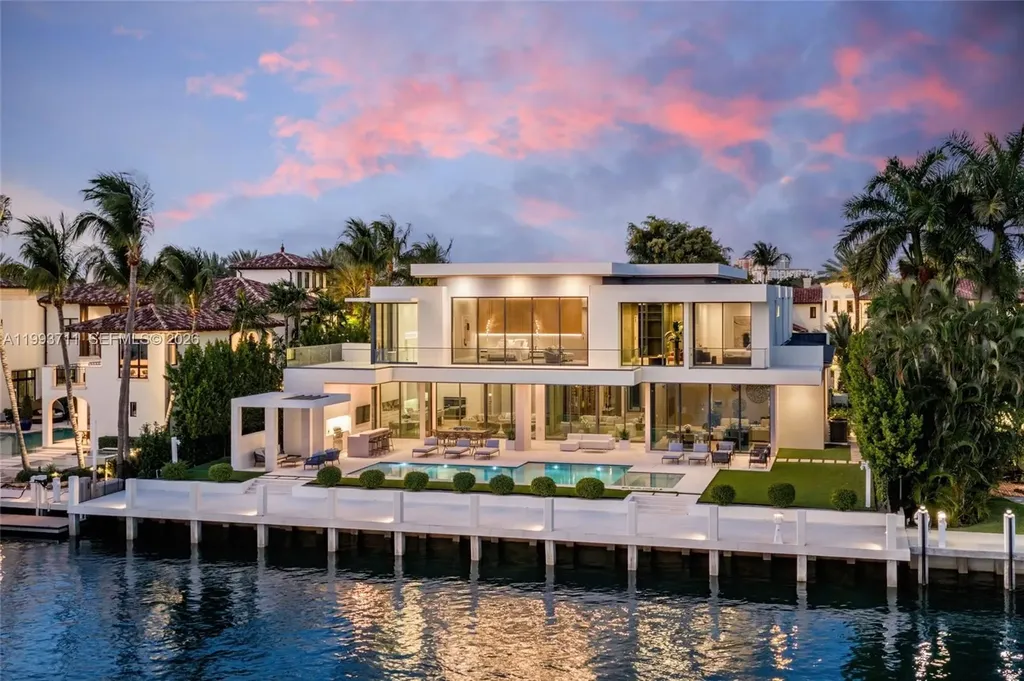 2560 Del Lago Drive Fort Lauderdale FL 33316